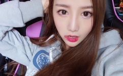 高度自由捏脸捏胸手游